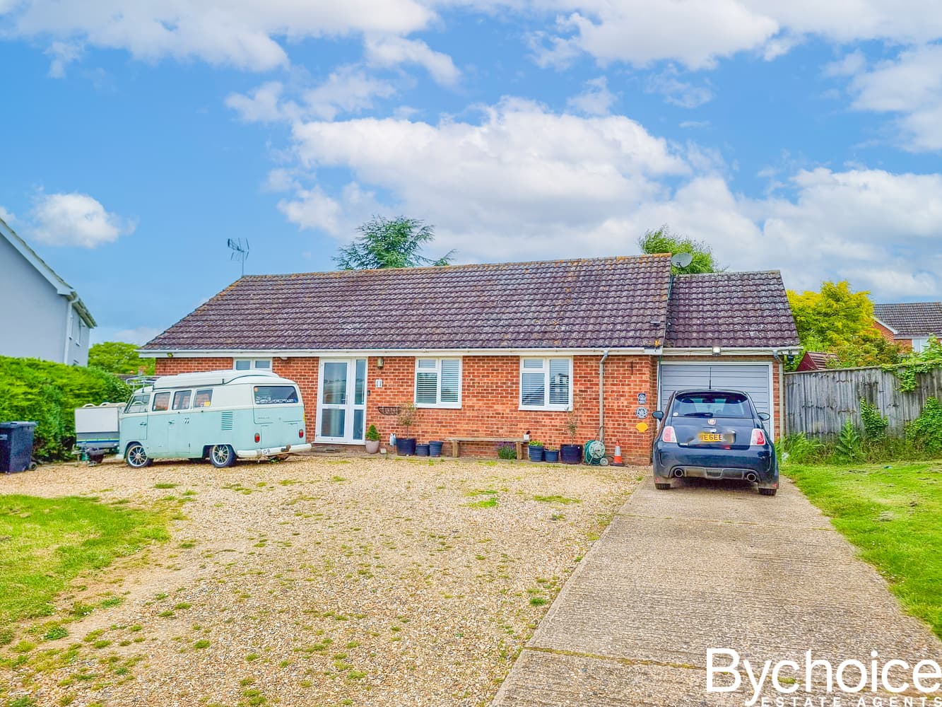 Rogeron Close, Hundon