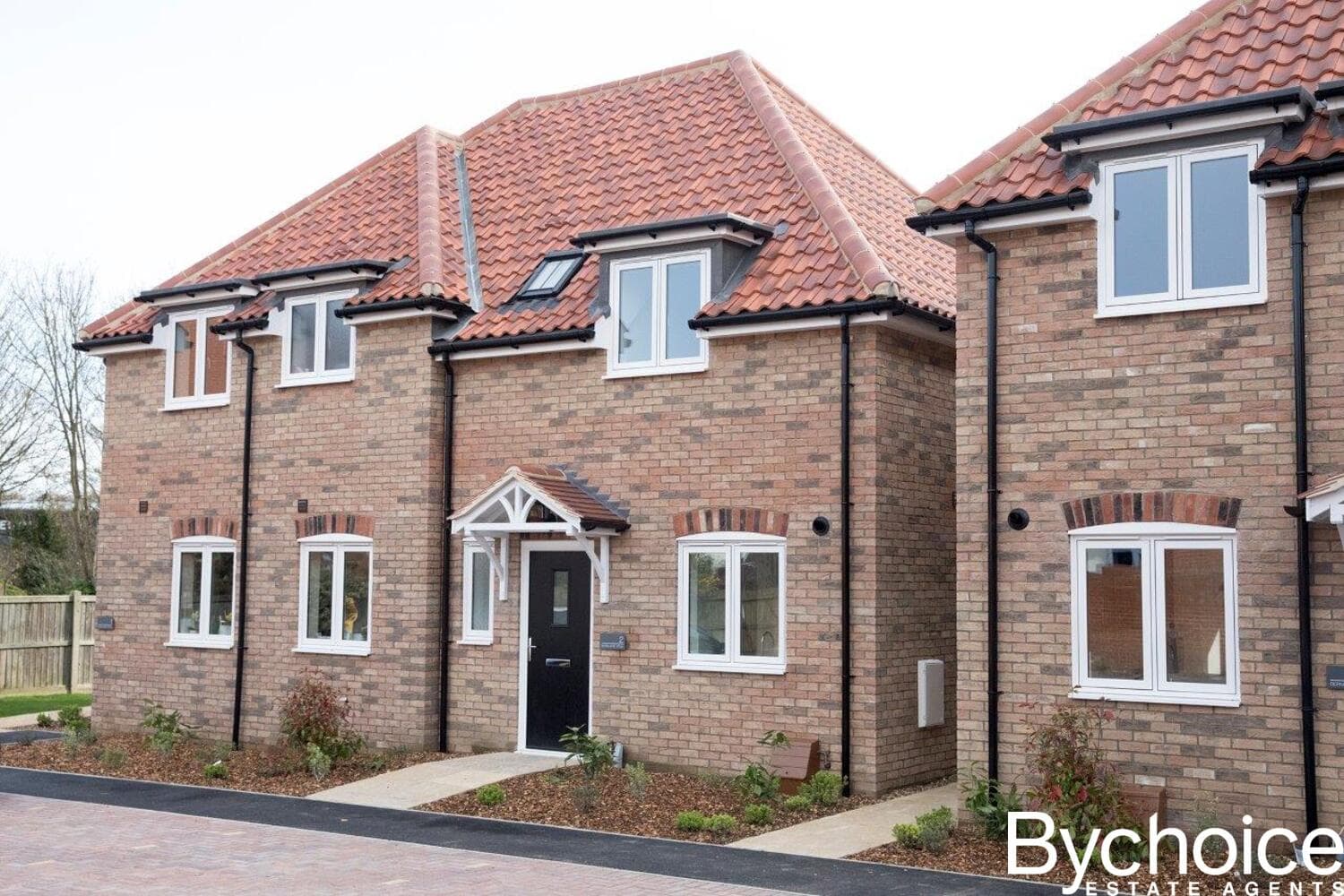 Bernard Row, Hamlet Road